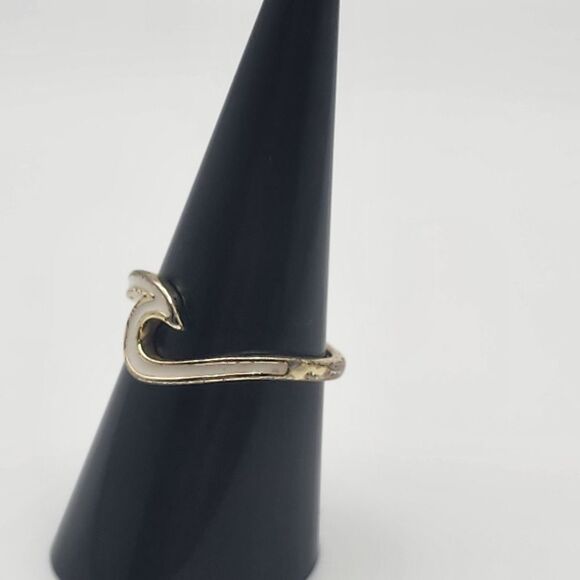 Pura Vida Gold Tone & White Enamel Wave Ring (8) - Picture 3 of 8